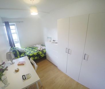 Room in a Shared House, Marlborough Avenue, E8 - Photo 6