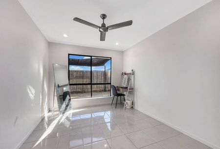 Plantation Palms 4 bedroom must see!! - Photo 3