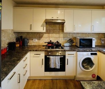 Room in a Shared House, Keats Close, SE1 - Photo 6