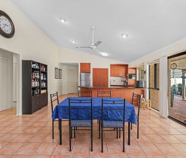 8 Battersea Close, Forest Lake QLD 4078 - House For Rent | Domain - Photo 6