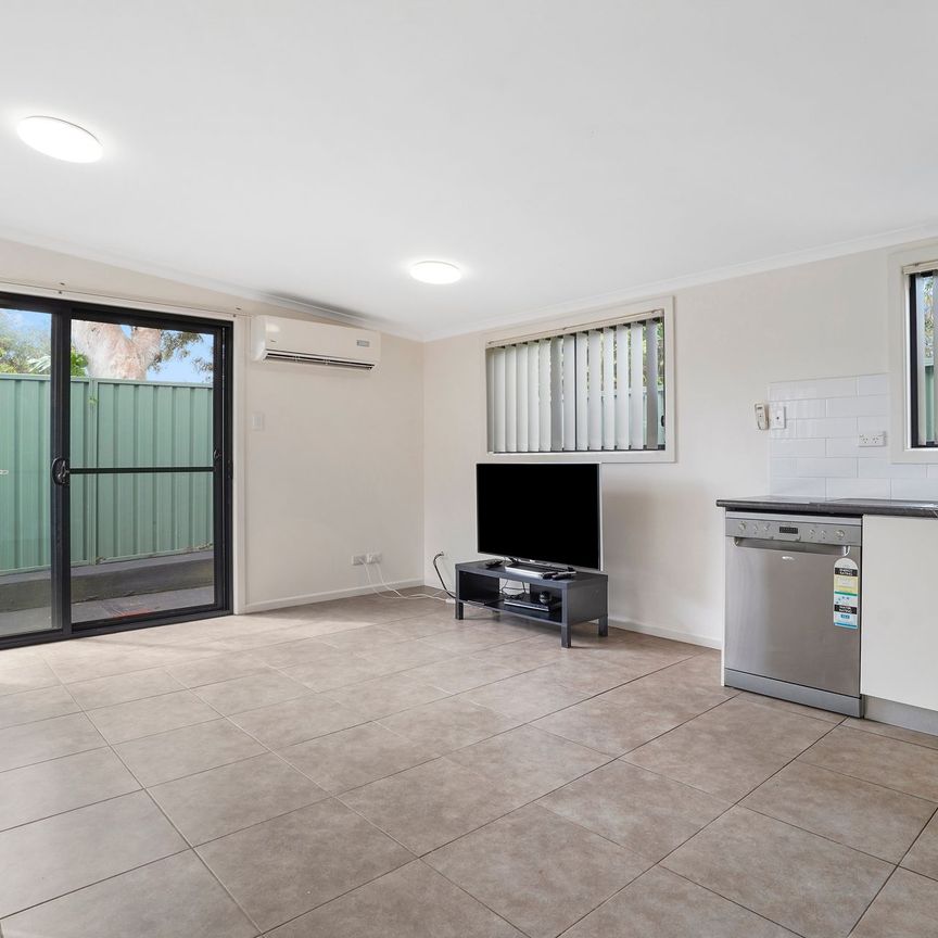 Modern 1 Bedroom Granny Flat - Photo 1