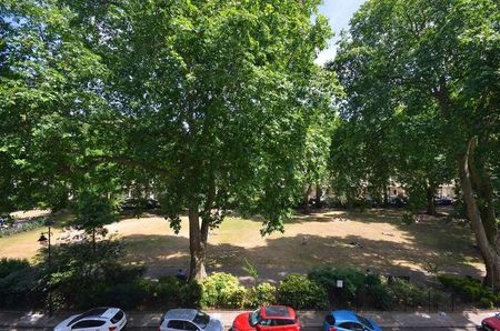 St Georges Square, Pimlico, SW1V - Photo 4