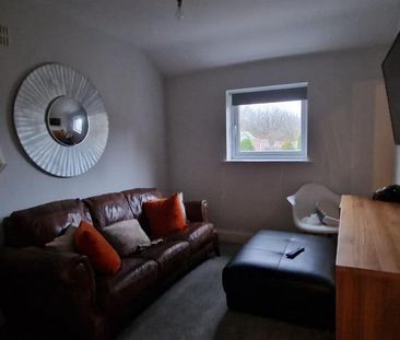 6 bedroom end of terrace house to rent - Photo 3