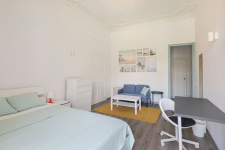 Carrer dAragó, Barcelona, Catalonia 08011 - Photo 5