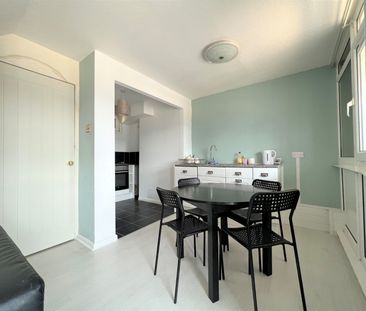 3 bedroom apartment to rent - Photo 2