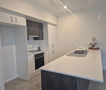 Fresh, Modern & Effortlessly Stylish - Welcome Home - Photo 4