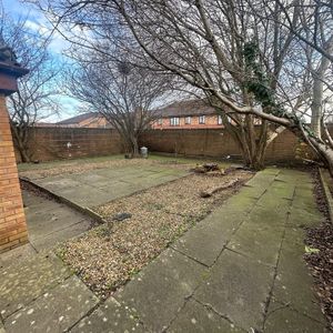 5 Bed End Terrace, Sandalwood Close, L6 - Photo 2