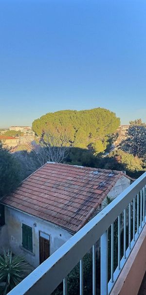 A louer appartement de type 4 avec balcon et box fermé à Marseille 13012 BOIS LUZY - Photo 1