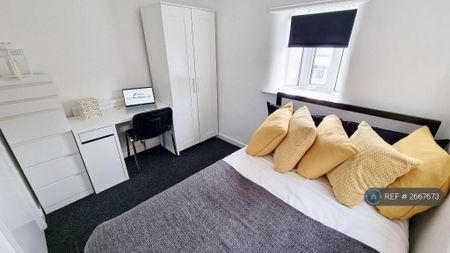 4 bedroom detached house to rent - Photo 3