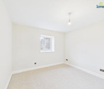 2 bedroom Terraced House To Let - Photo 3