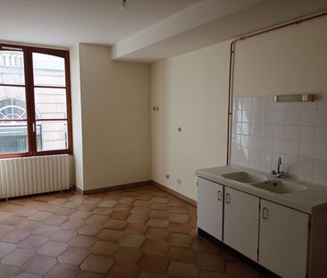 Location Appartement 3 pièces 100m² - Photo 3