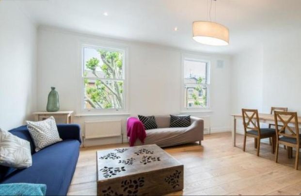 4 bedroom flat to rent - Photo 1