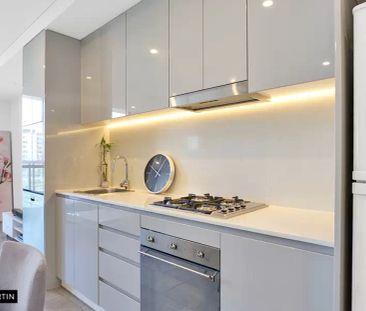 MGM MARTIN - TWO BEDROOM APARTMENT – Partial Furnished - Photo 3