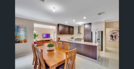 Stunning 3 bedroom home - Photo 4