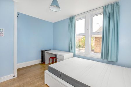 2 bedroom flat to rent - Photo 4