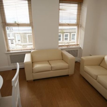 2 Bed Flat, Barons Court Road, W14 - Photo 1
