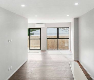 Four bedroom home in Totara Heights! - Photo 3