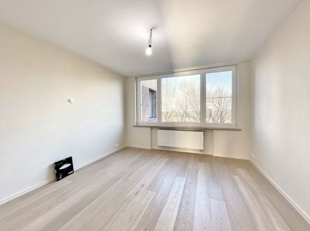 Appartement - à louer - Photo 2