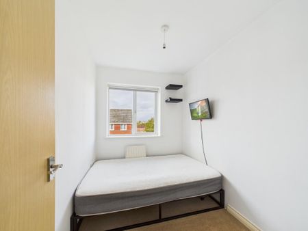 3 bedroom semi-detached house to rent - Photo 4