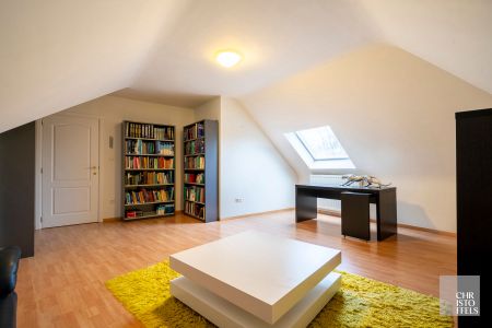 TE HUUR - Ruim én energiezuinig duplexappartement (191m²) in hartje Lanaken! - Foto 3