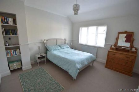 3 bedroom property to rent in Addlestone - Photo 4