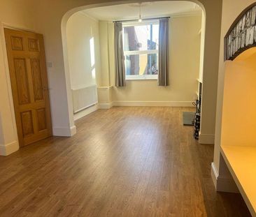 3 bedroom terraced house to rent - Photo 4