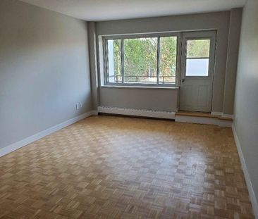 EN PLEIN COEUR DE VERDUN - grand 3 1/2 à deux pas du parc - Photo 1