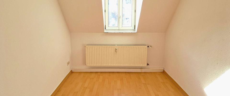 VIEL PLATZ FÜR IHRE IDEEN // Maisonette-Wohnung mit ausgebautem Spitzboden in zentrumsnaher Lage - Foto 1