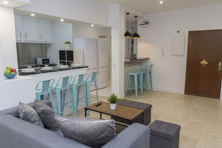 Perfect room in Plaza de Santa Ana - Photo 3