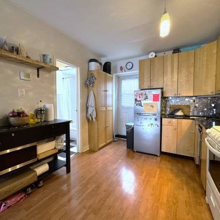 589 ANNETTE ST. TOP FL - CHARMING 2BED/1BATH IN BLOOR WEST VILLAGE - Photo 3