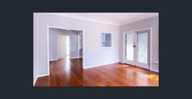 READY TO MOVE IN - Photo 1