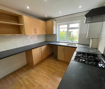 3 Bed Terraced House, Corporation Street, E15 - Photo 6