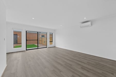 22 Jandakot, Point Cook VIC 3030 - House For Rent | Domain - Photo 3