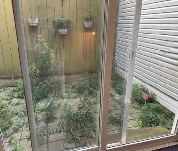 For Lease - 322 Scottsdale Drive, Guelph, Ontario - Photo 2