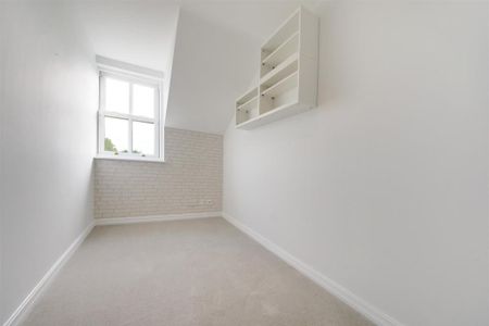 4 bedroom townhouse to rent - Photo 3