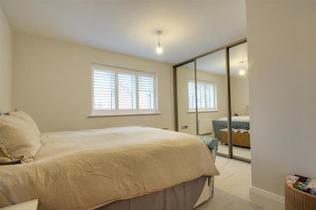 4 bedroom detached house to rent - Photo 4