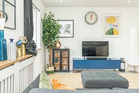 2 bedroom coach house to rent - Photo 3