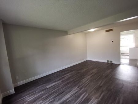 For Lease - 550 Second Street Unit# 5, London East, Ontario - Photo 4