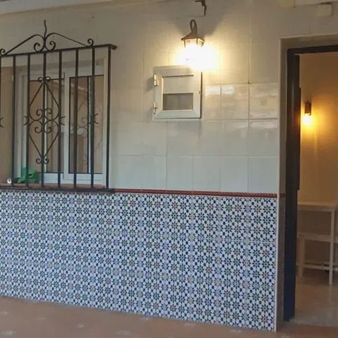 Alquiler de chalet adosado en Jarazmín - Photo 1