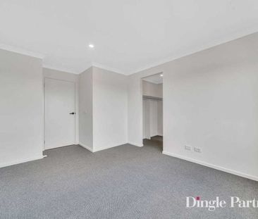 95 Tower Street, Thornhill Park VIC 3335 - House For Rent | Domain - Photo 5