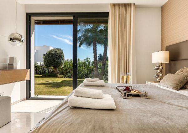 4 bedroom luxury Villa for rent in El Paraíso, Andalusia