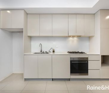 Stylish Urban Apartment in the Heart of Marrickville - Photo 3