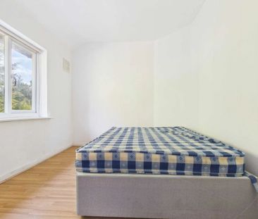 3 bed end of terrace house to rent in Borrowdale Road, Birmingham, B31 - Photo 3