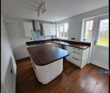 2 bedroom end of terrace house to rent - Photo 5