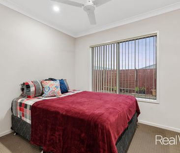 Spacious Family Living in Bellbird Park - Photo 6