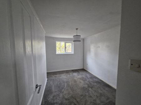 PETERBOROUGH - Photo 5