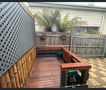 1/23 Shoobra Road, Elsternwick, Vic 3185 - Photo 1