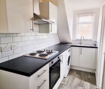 1 Bed Flat, Erleigh Road, RG1 - Photo 1