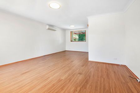 Beautifully Renovated Family Home with Pool, Deck & Spacious Garden - Photo 3