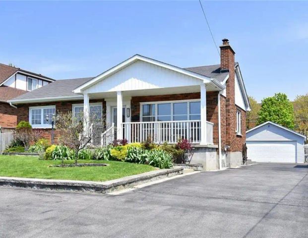 Apartment for rent Hamilton West Mountain (Top Level) - Available December 1 — Upper - Photo 1